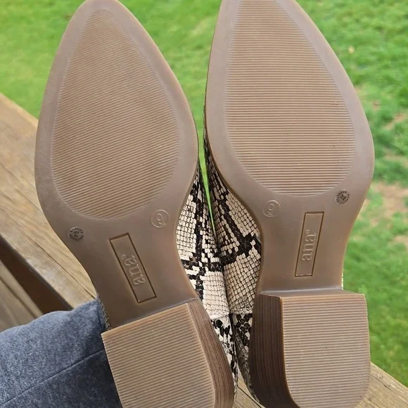 A.N.A Faux Snakeskin Ankle Boots Booties Memory Foam Like New Condition Womens 9 - Picture 6 of 7